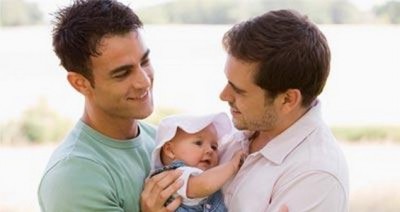 Гомосексуальная семья с ребенком