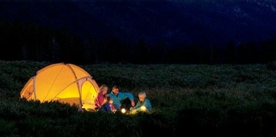 Палаточный лагерь под стенами детдома может оказаться более эффективным инструментом для усыновителей, чем распространение информации о детях-сиротах, считает Александр Гезалов. Фото: utah.com